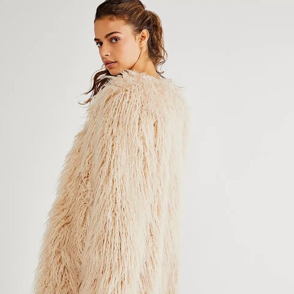 Free People Renata Faux Fur Shag Coat Sand Size Medium - Picture 4 of 15